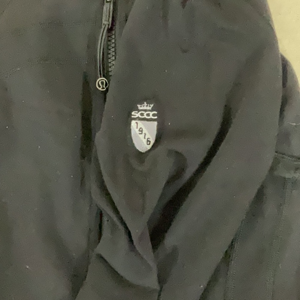 EUC woman’s Lululemon zip up jacket - Picture 4 of 7